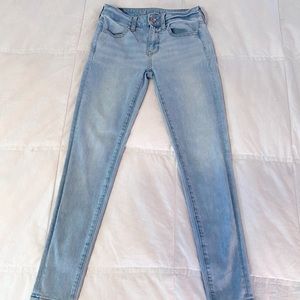 American Eagle light wash Jeans
